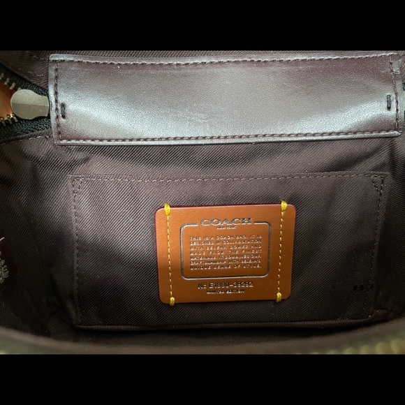 Coach - Picture 6 of 6